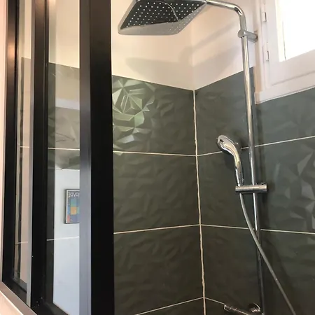 Chez Jeannine, Maison A